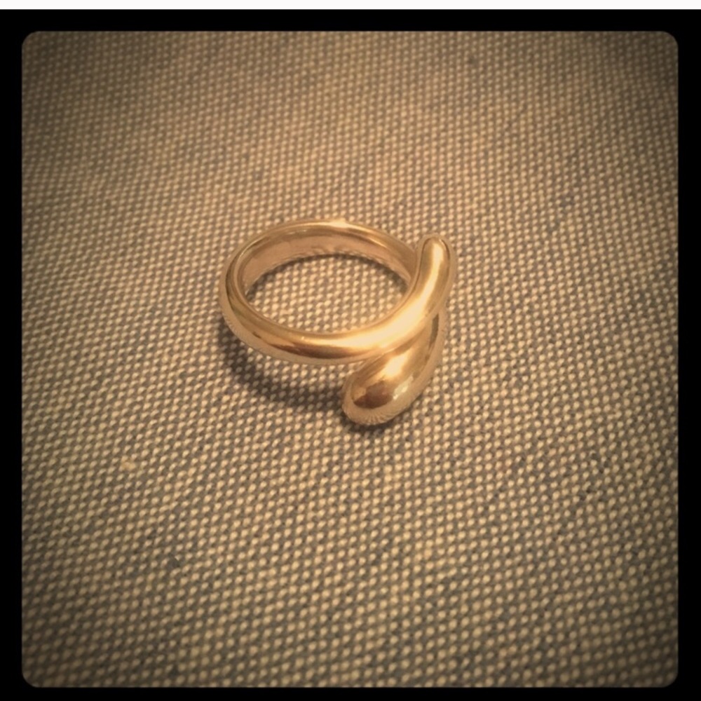 AUTHENTIC Tiffany & Co Teardrop Ring (Size 8) 🌺